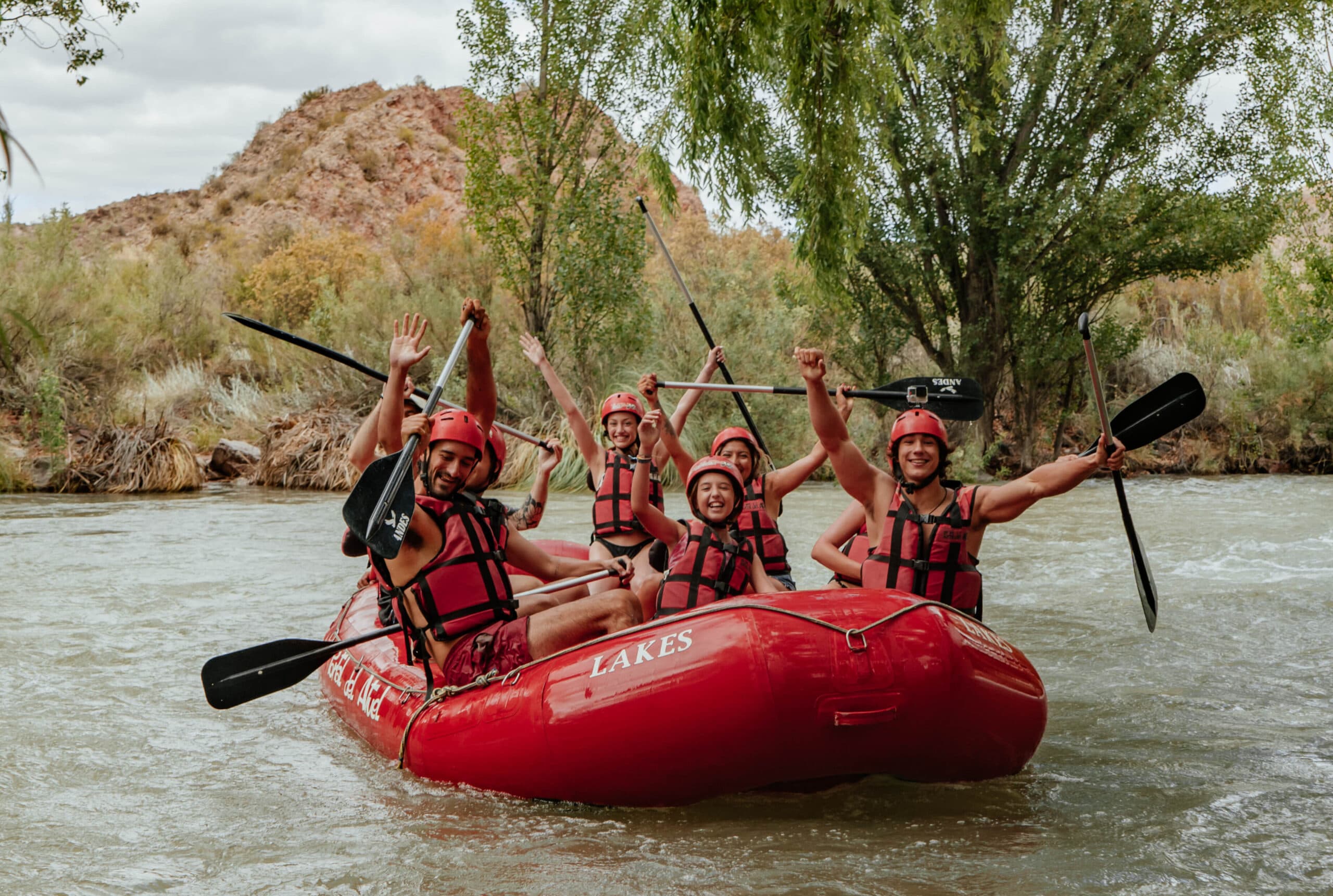 Estudiantes en rafting